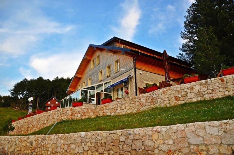 Hotel Snjezna Kuca - Nature Park Of Bosnia Herzegovina Padezina Exterior photo